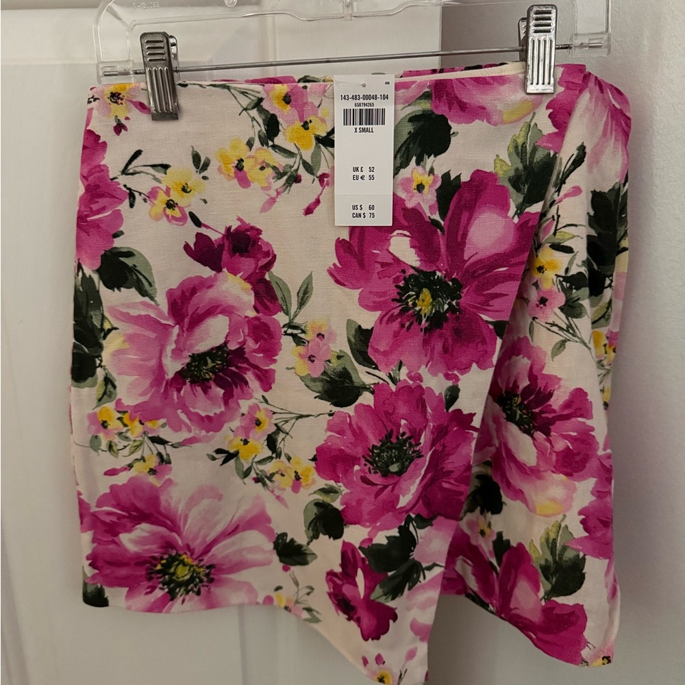 Abercrombie Tags on Floral Pink Skort